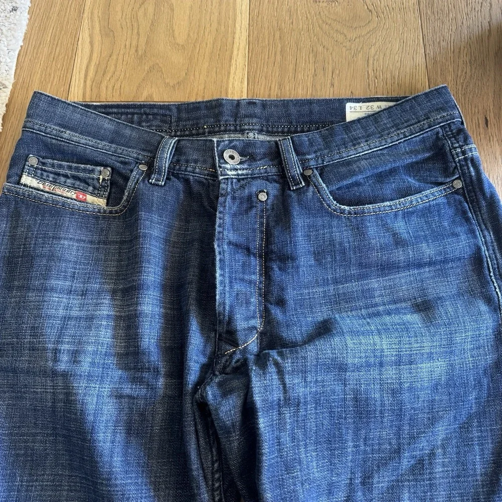 Vintage Diesel Quratt Jeans Men's 32x34 Dark Wash Faded Straight Leg Italy Y2K - Picture 2 of 13
